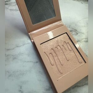 Kylie Cosmetics 2016 “Cotton Candy Cream” Pressed Illuminating Highlight Powder